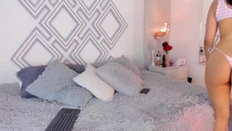 Radiant Naomi online show from February 24, 11:30 am