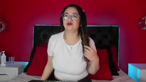 radiant_sapphire online show from December 9, 2:17 pm