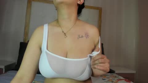 radiant_sapphire online show from December 29, 3:00 am
