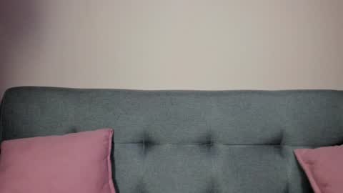 radiant_sapphire online show from January 9, 2:54 am