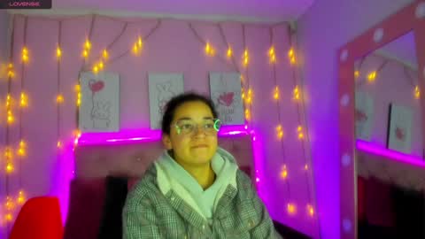 radiant_sapphire online show from January 22, 2:48 am