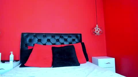 radiant_sapphire online show from January 24, 3:11 am