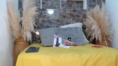 raichellcooper1 online show from October 22, 6:35 pm