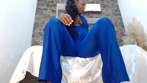 raichellcooper1 online show from September 19, 3:55 pm