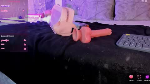  Welcome to my room  online show from November 6, 5:57 am