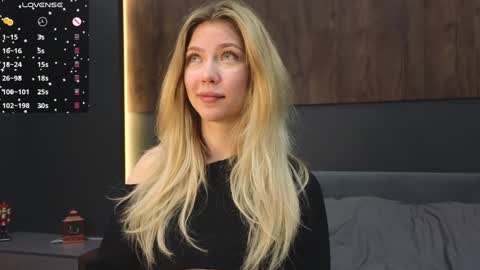 Lisa online show from December 29, 8:15 pm