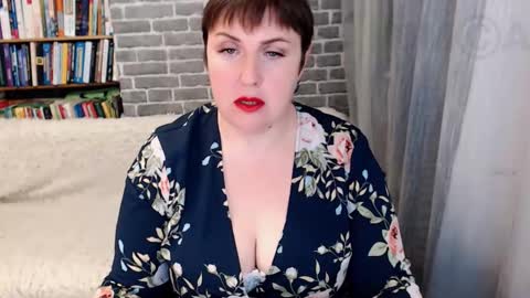 rainbowladyy online show from October 31, 4:47 am