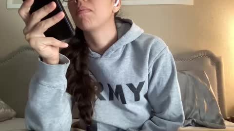 RamonaJ online show from November 1, 4:55 pm