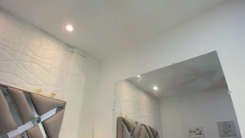 Raquel Moore  online show from November 24, 5:59 pm