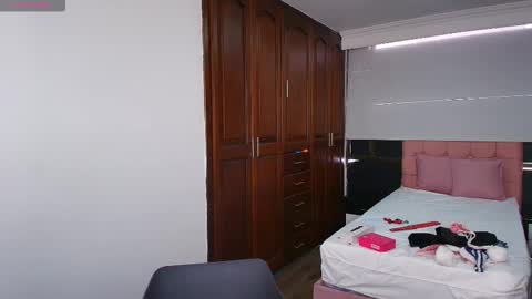 Raquel online show from September 10, 6:52 pm