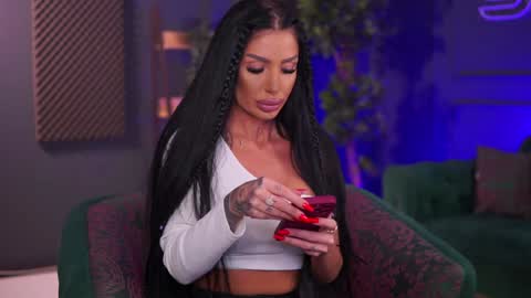 Raquelle online show from January 9, 6:47 pm