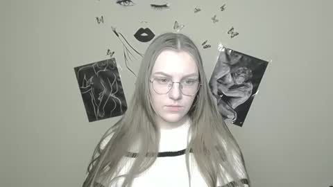 raspberry0101 online show from January 31, 1:02 pm