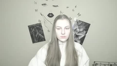 raspberry0101 online show from February 2, 1:19 pm