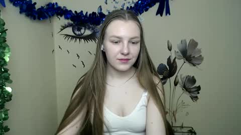 raspberry0101 online show from February 3, 1:40 pm