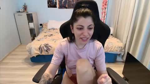 raven_haired_goddess online show from March 17, 8:40 am