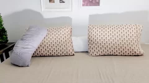 rayne woods online show from April 30, 8:19 am