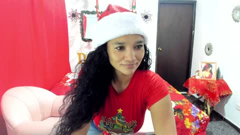 Danna online show from December 13, 3:43 pm