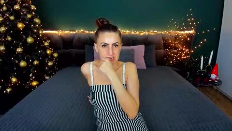 rebecca_diamonds online show from December 19, 7:33 am