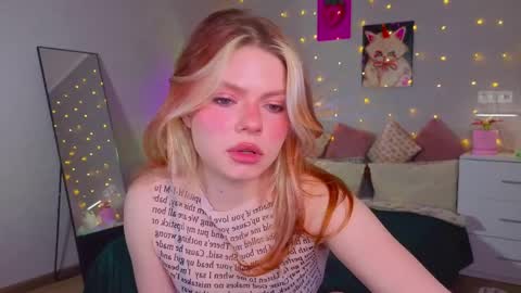 red__candy online show from April 2, 4:59 pm