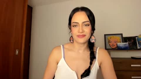 red_flower203 online show from February 17, 10:05 pm