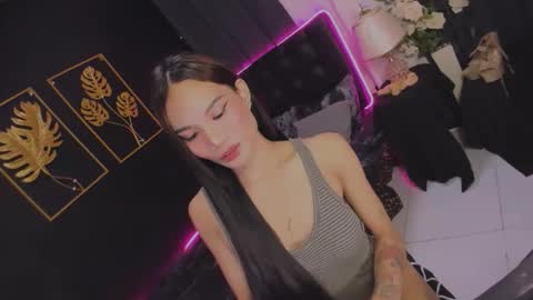 danika linn online show from November 20, 9:21 am