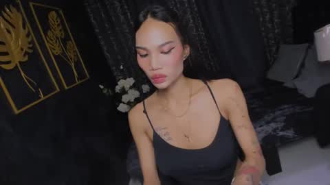 danika linn online show from December 1, 8:40 am