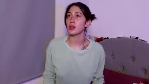 IG   OF red moonn online show from September 19, 4:33 am