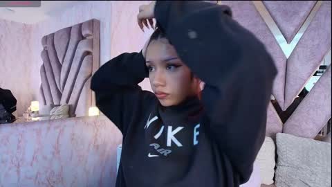 red_pandaa online show from December 23, 2:26 am