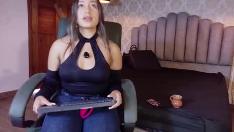 Scarlet online show from February 6, 1:03 pm