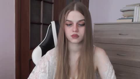 Lily online show from March 5, 3:13 am