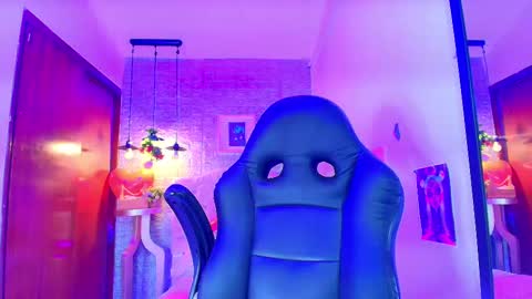 Lili Lopez online show from February 18, 8:37 pm