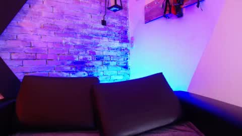   online show from September 28, 12:10 pm