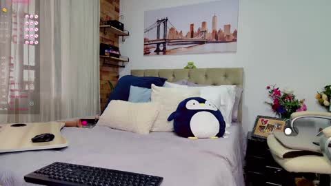 Yanella online show from February 23, 8:50 pm