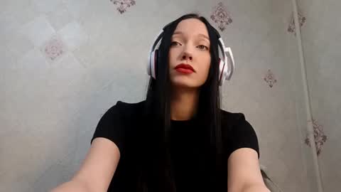 Mia online show from March 16, 8:18 am