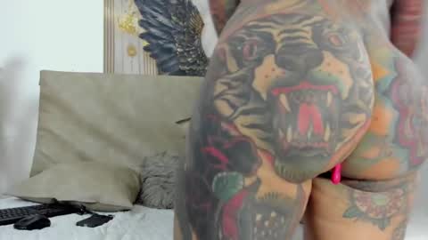 Laura online show from March 1, 2:04 am