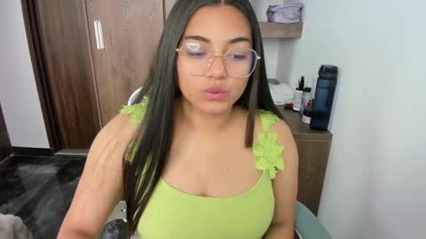 renata online show from June 3, 3:17 pm