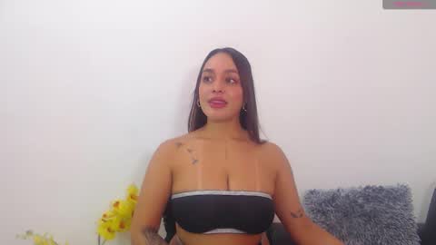 renatabrownn28 online show from June 4, 6:34 pm