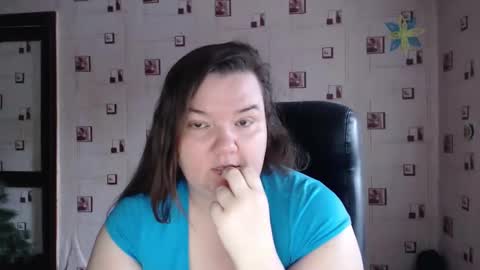 renataoia online show from February 5, 11:34 am