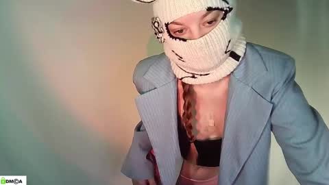 Renesme White Im here from Monday to Friday online show from May 14, 2:06 am