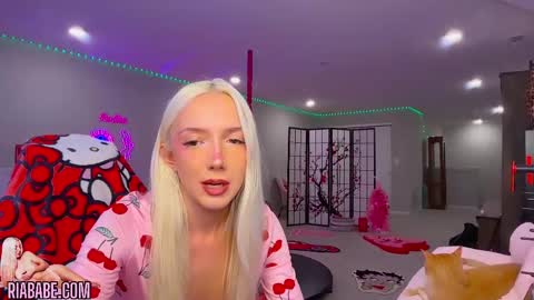 ria  online show from September 25, 3:38 am