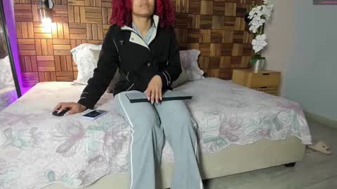 Sara online show from October 6, 9:59 am