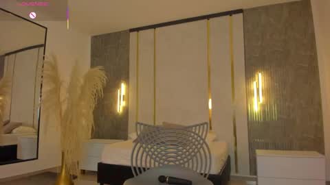 Riley Sierra online show from September 24, 12:48 pm