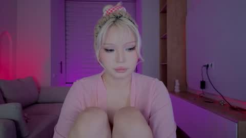 rileymee online show from September 19, 2:05 pm