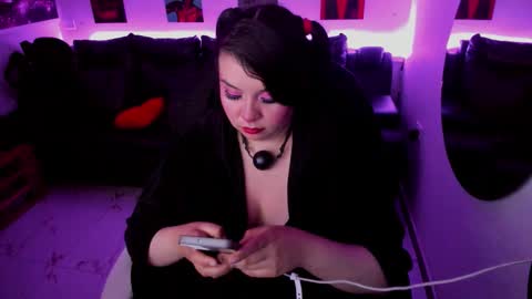 rini online show from February 9, 5:43 am