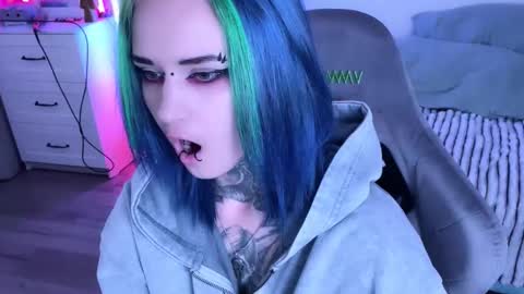   DianaBrite            fansl y online show from September 12, 1:07 pm