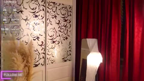 Alice online show from November 19, 3:45 pm