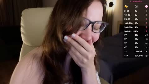 Robin online show from December 5, 10:12 pm