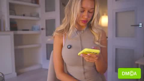 rodeo_drive online show from June 27, 12:33 pm