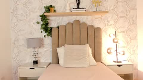   online show from January 6, 11:29 am