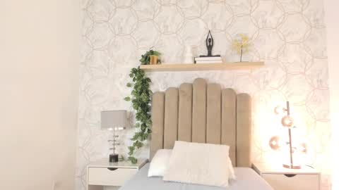   online show from February 20, 11:20 am